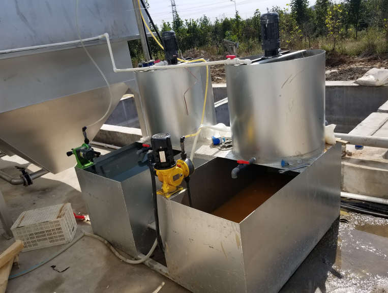 全自動加藥裝置設備用途，全自動智能加藥裝置價格，加藥裝置詳細介紹